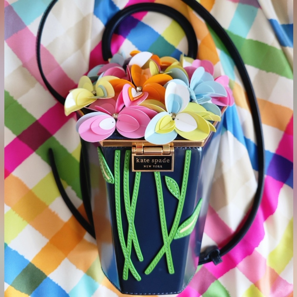 Kate Spade bouquet embellished 3D flower vase